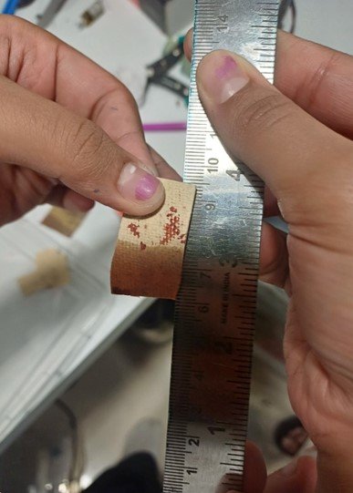 Measuring the size of the handmade paper strip